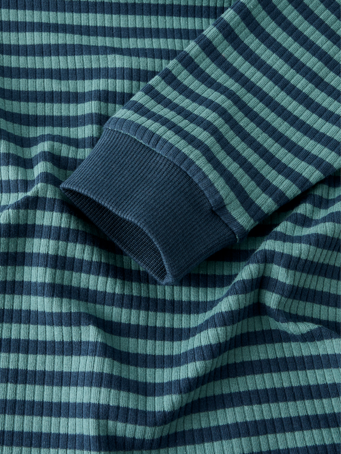 model_shot-front_full